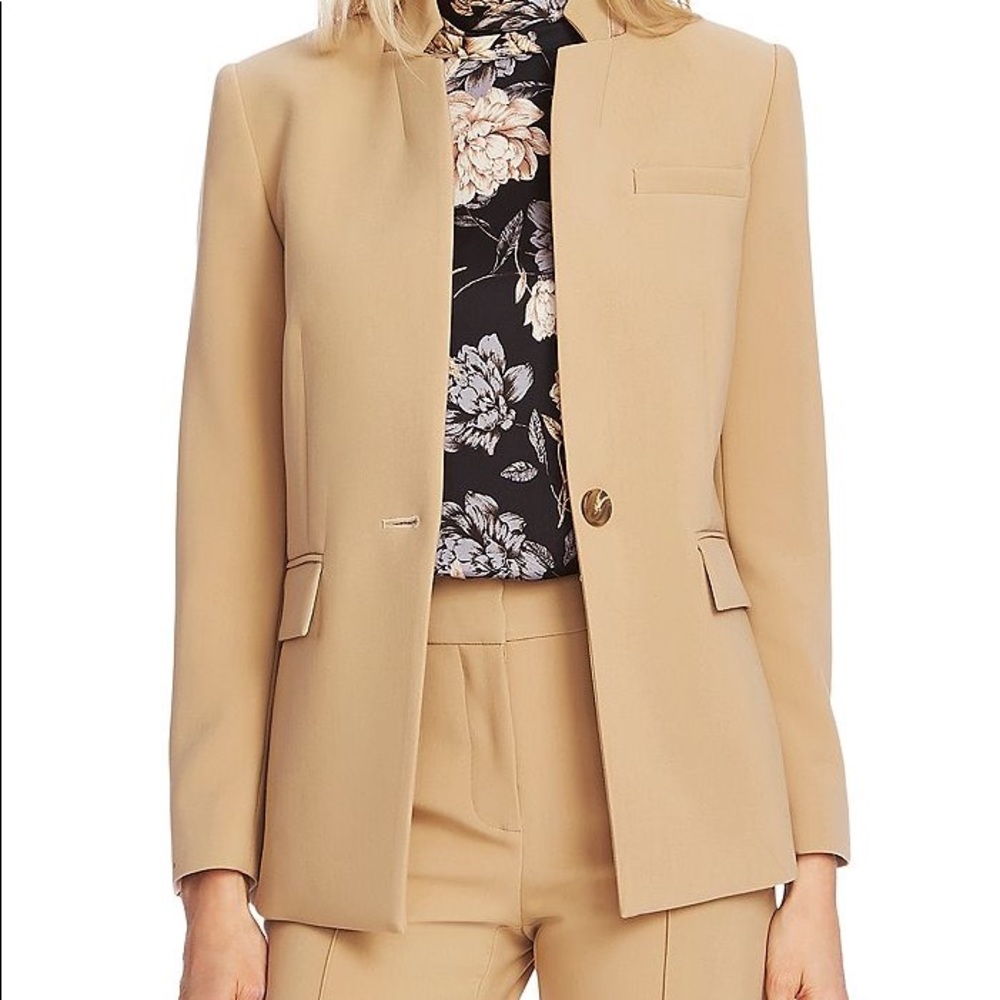 Vince Camuto Notched Blazer in Latte size 2